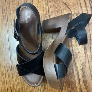 NWT EpicStep Black Leather Sandals with Ankle Strap